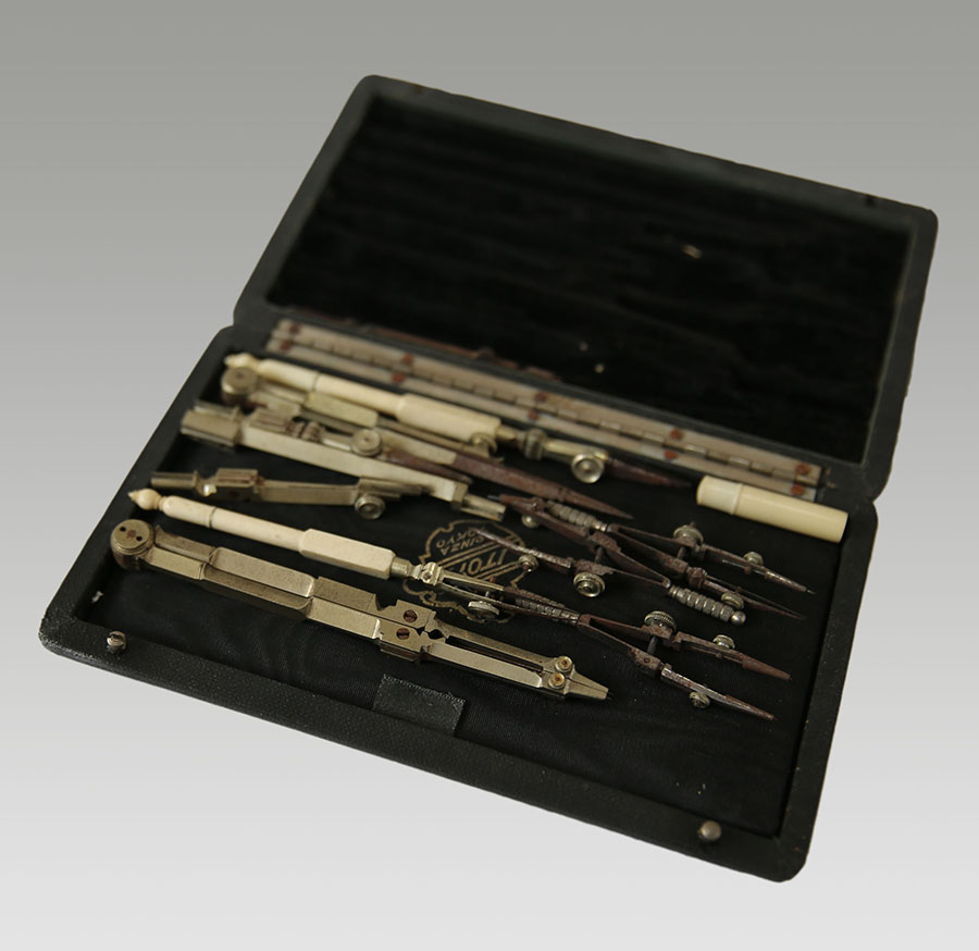 圆规.jpg 圆规.jpg