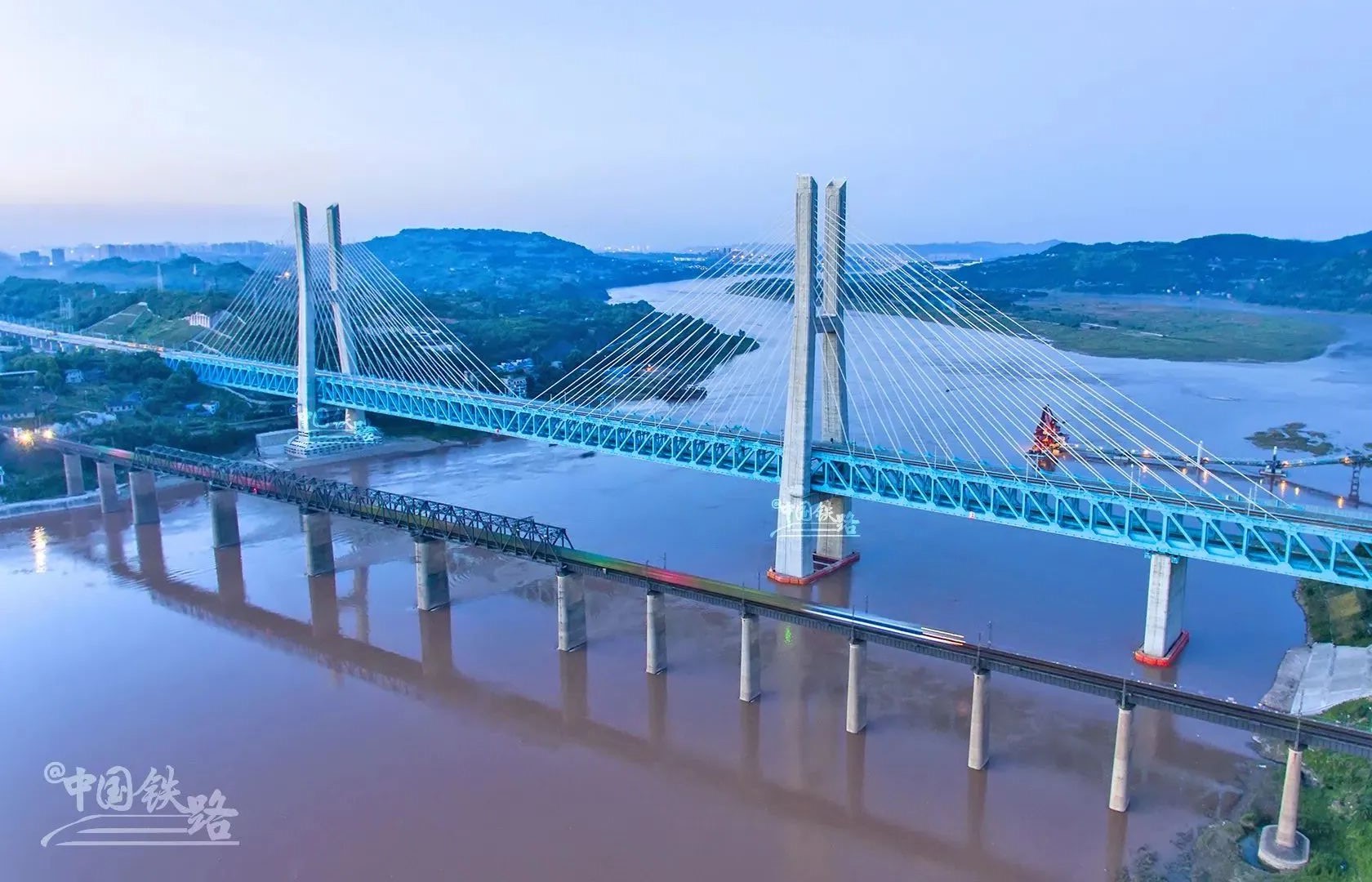 万里长江，有多少座桥？