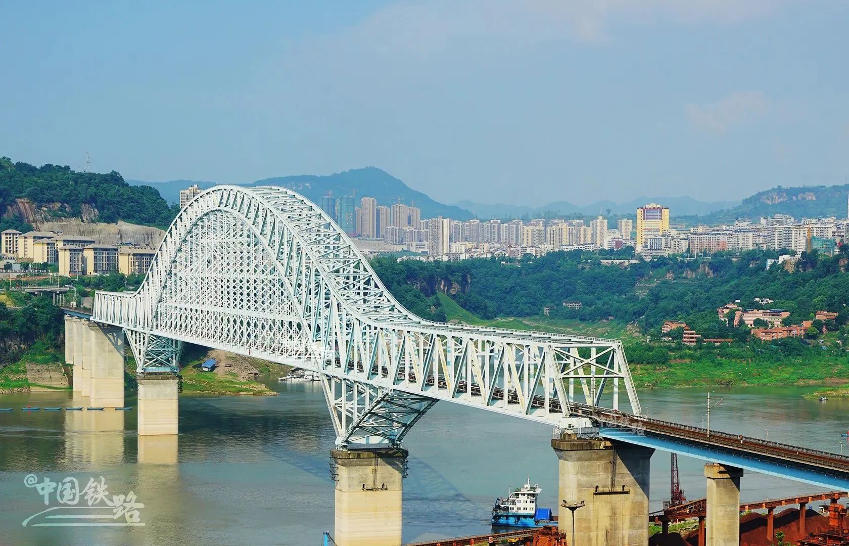 万里长江，有多少座桥？