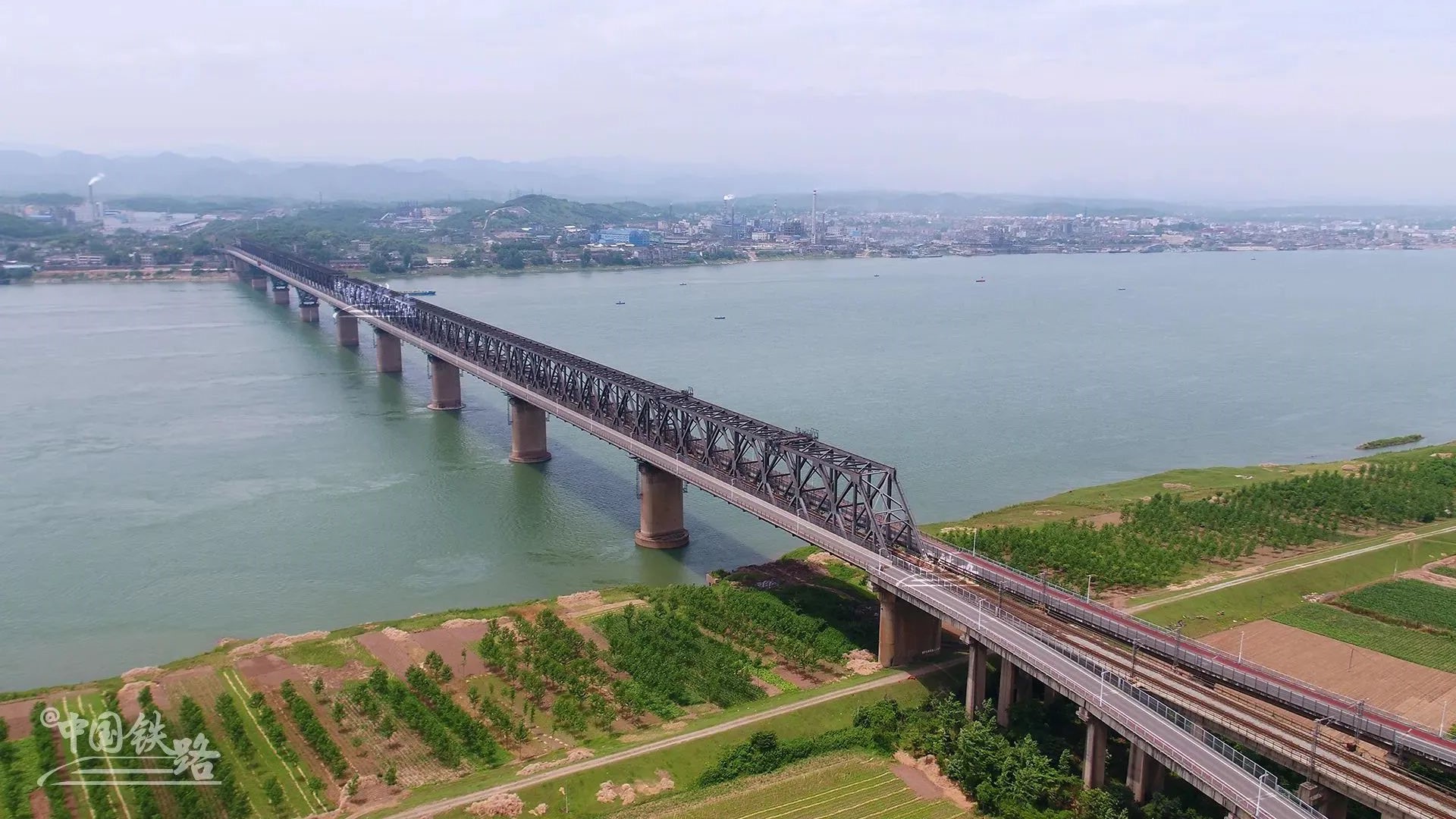 万里长江，有多少座桥？