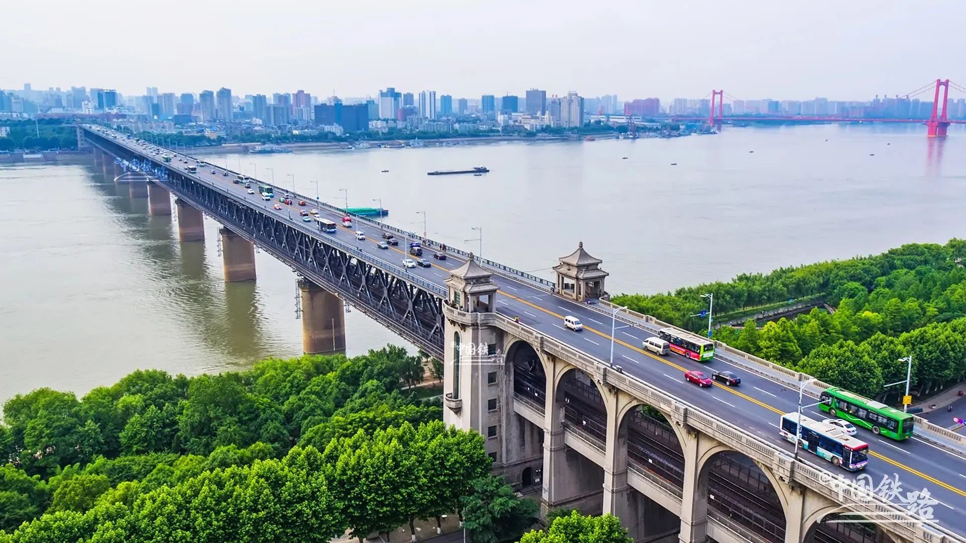 万里长江，有多少座桥？