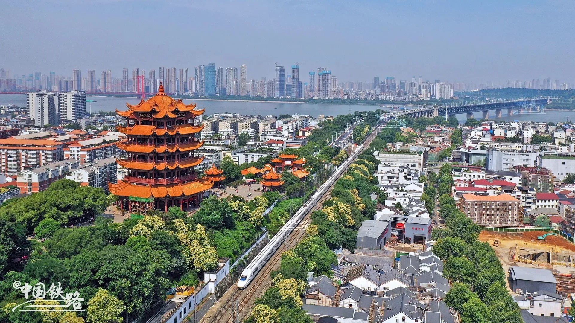 万里长江，有多少座桥？