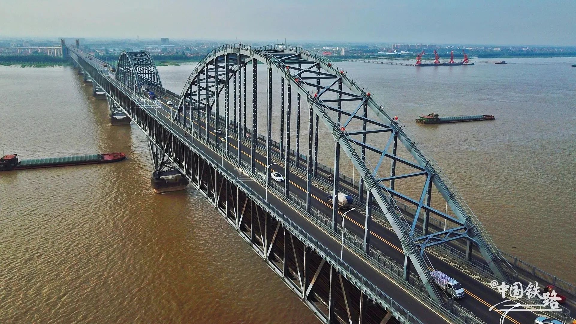 万里长江，有多少座桥？