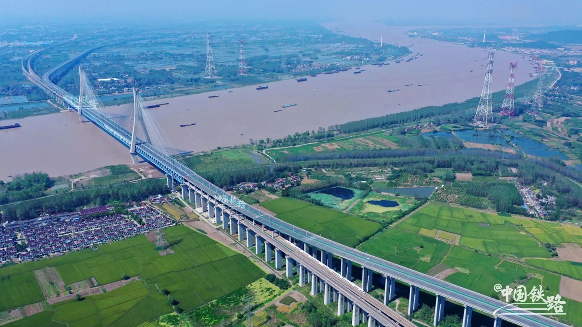 万里长江，有多少座桥？