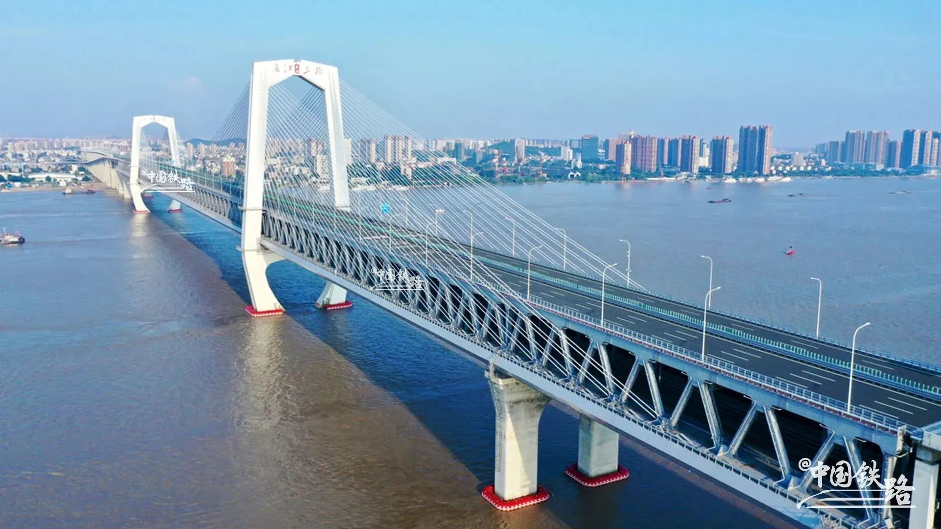 万里长江，有多少座桥？