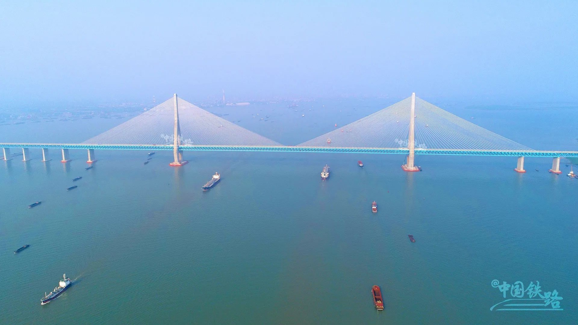 万里长江，有多少座桥？