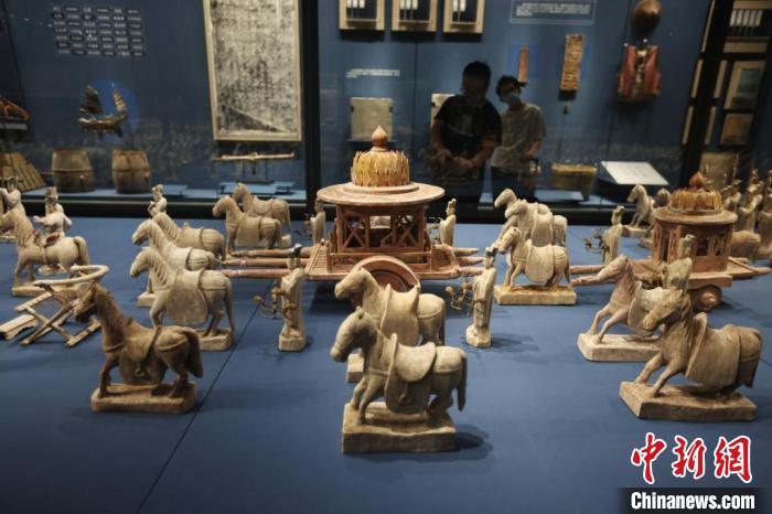 大运河的珍贵不仅在于流转千年的物质遗存,更在于运河畔“人间烟火”留下的非物质文化遗产。 泱波 摄 大运河的珍贵不仅在于流转千年的物质遗存,更在于运河畔“人间烟火”留下的非物质文化遗产。 泱波 摄