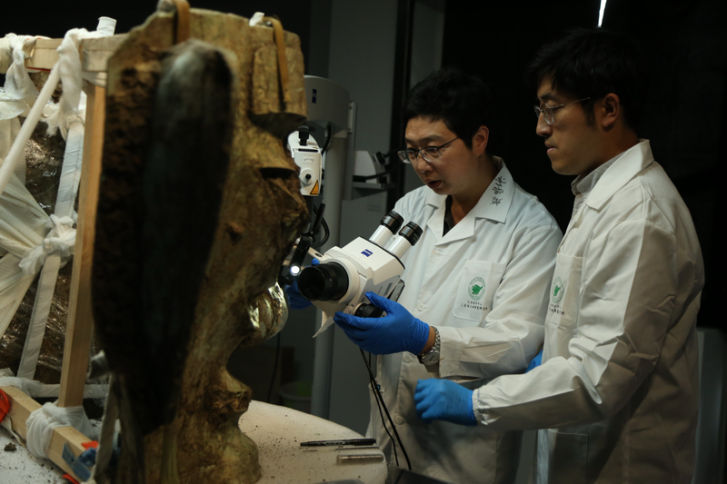 K3出土大铜面具清理检测_缩小大小.png K3出土大铜面具清理检测_缩小大小.png