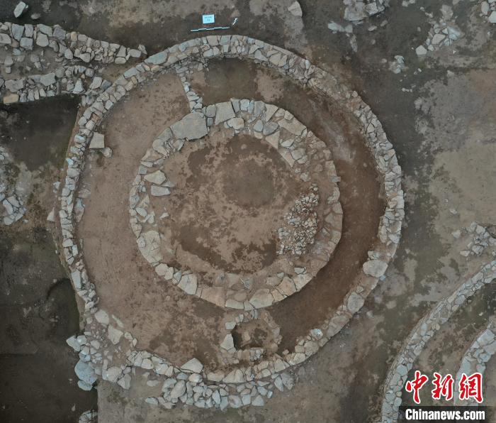 图为夏家店下层文化时期石城遗址。 内蒙古文物考古研究院供图 图为夏家店下层文化时期石城遗址。 内蒙古文物考古研究院供图