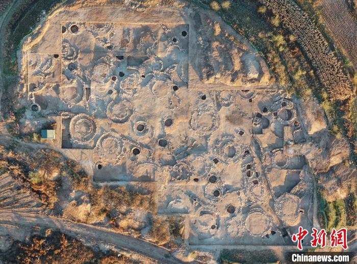 图为夏家店下层文化时期石城遗址。 内蒙古文物考古研究院供图 图为夏家店下层文化时期石城遗址。 内蒙古文物考古研究院供图