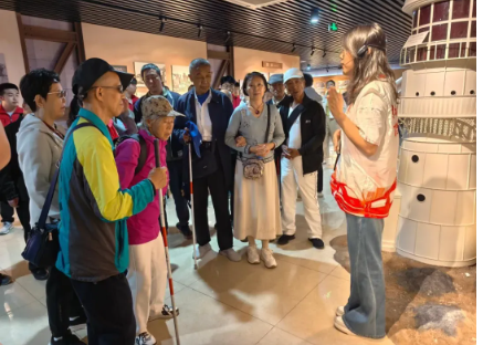 耳畔识轨·心阅山河 吉林市道德模范协会携视障人士参观吉林铁路博物馆